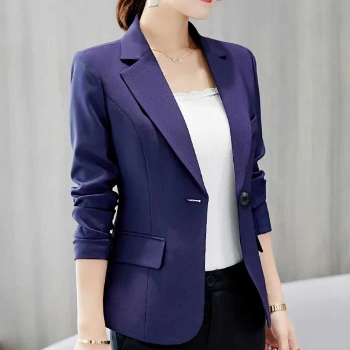 Blazer dames getailleerd met klassieke revers en één knoop